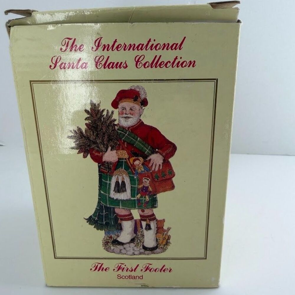 Vintage International Santa Claus Collection First Footer Scotland SC27 w Box - Picture 9 of 14